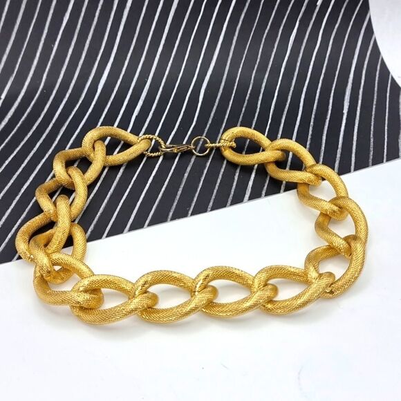 VINTAGE CHAIN LINK CHOKER NECKLACE - Picture 1 of 7
